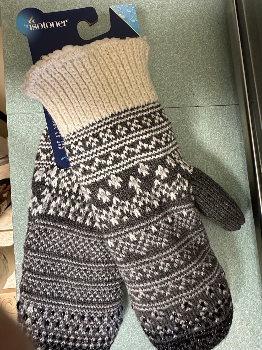 Isotoner Knit Fair Isle Mittens - Women’s Black, Cream & Charcoal NWT - Picture 4 of 4